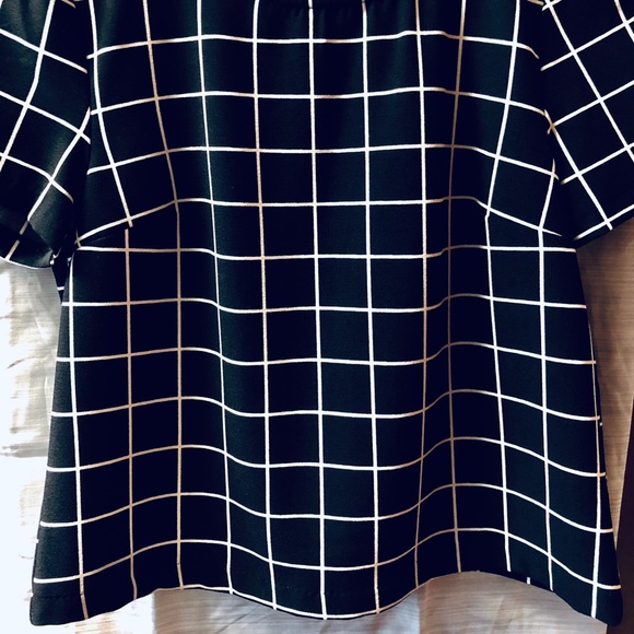 🤍🖤Black and White Checkered Crop Top🤍🖤 - Picture 3 of 3